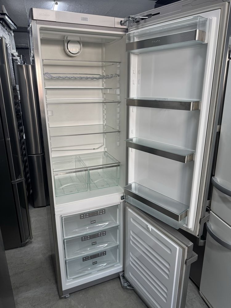 Miele KFN14923SD холодильник сірий 2м noFrost А++