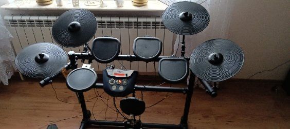 Sprzedam Perkusje z modułem Roland TD6