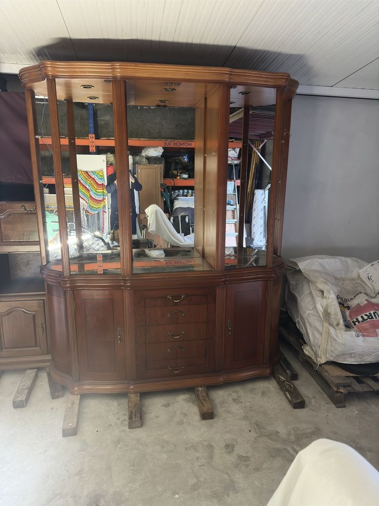 Movel de sala, estilo clássico.