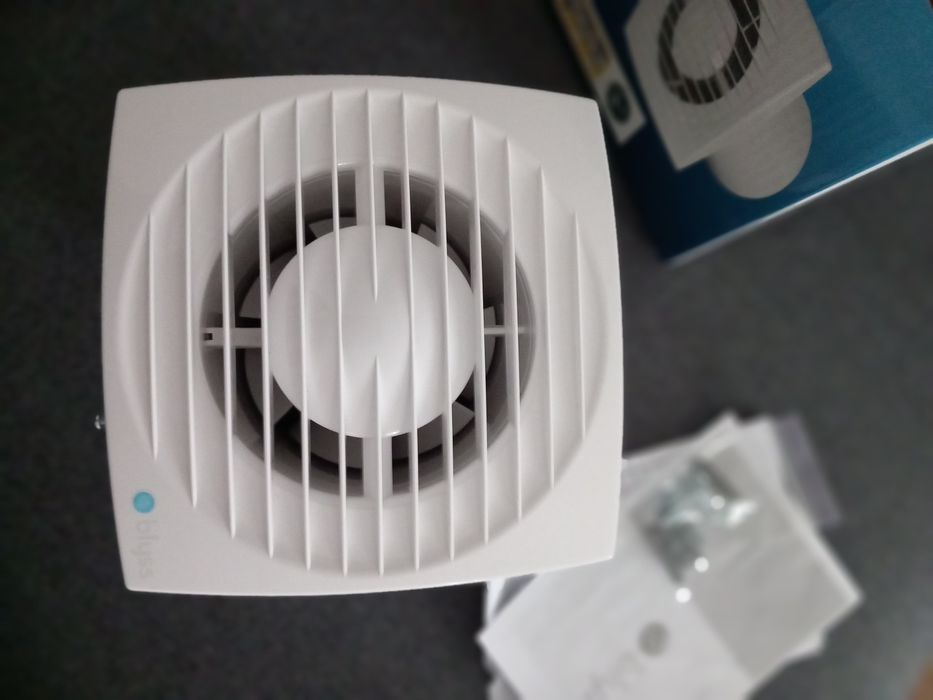 Wentylator osiowy Blyss 100ST z wyłącznikiem czasowym