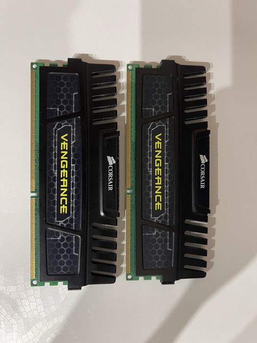 Оперативна пам'ять Corsair DDR3 8GB (2×4) 1600MHz