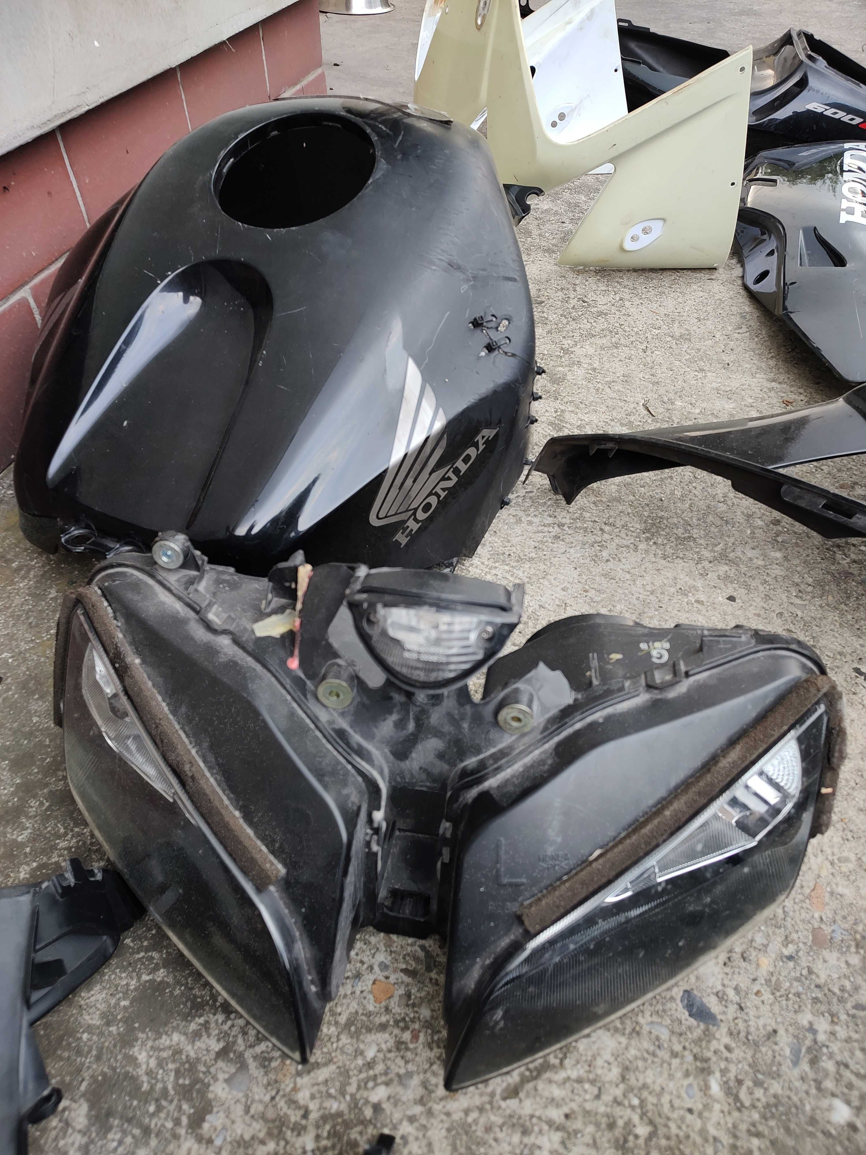 Plastiki CBR 600 rr pc37