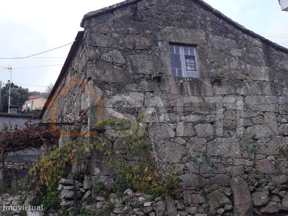 Casa em pedra para recuperar