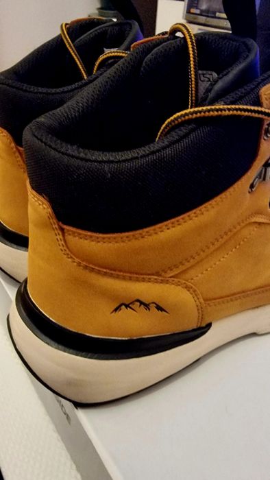 Botas de caminhada Camel  Tam "43"