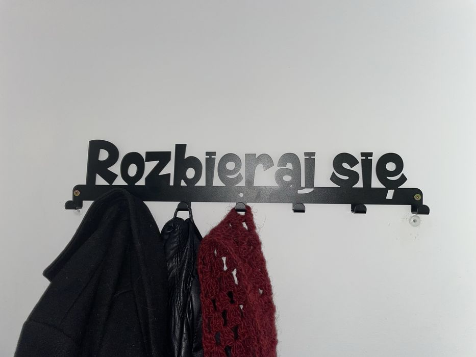 wieszak ścienny na ubrania