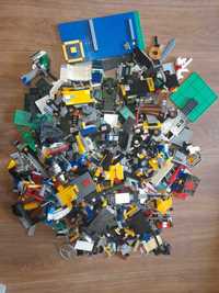 Конструктор типа LEGO россыпью.