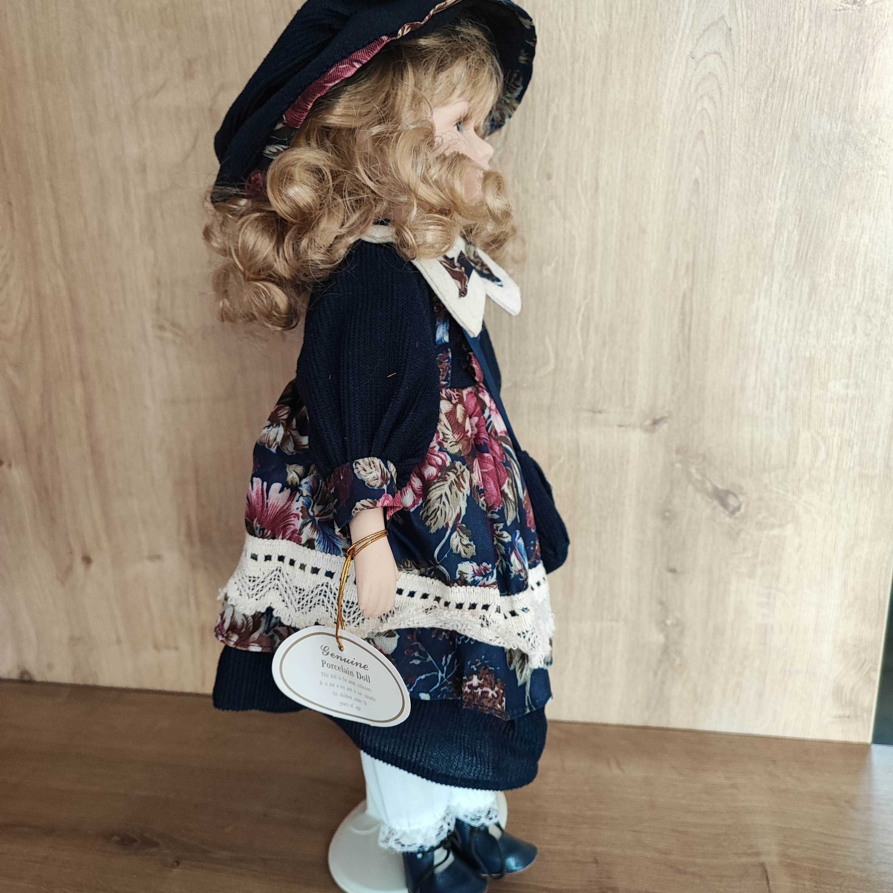 BETSY Lalka kolekcjonerska (collectible porcelain doll)