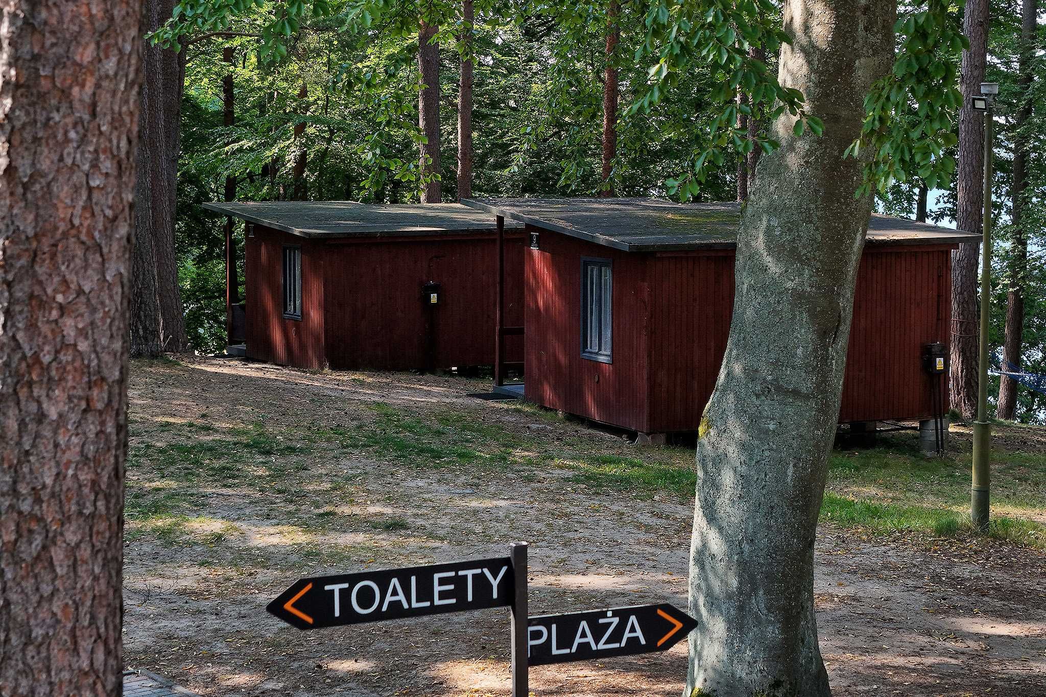 Pole namiotowe na Kaszubach nad jeziorem Mausz.