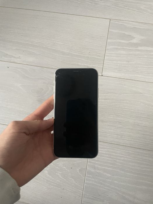 Айфон xr apple..