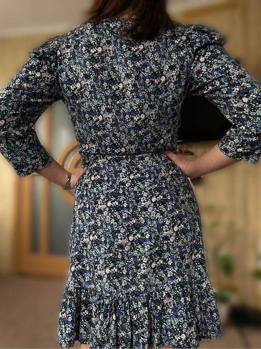 Плаття довжини міді