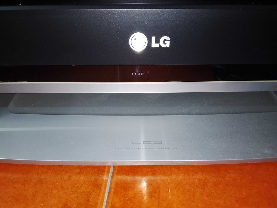 LG televisão cinzenta