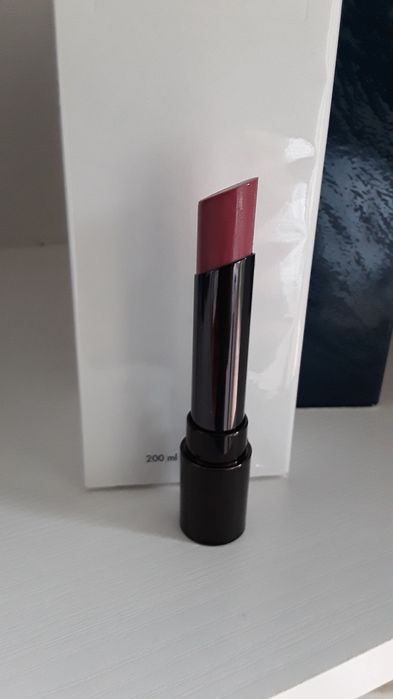 Super nawilżające szminka Mouve Crush