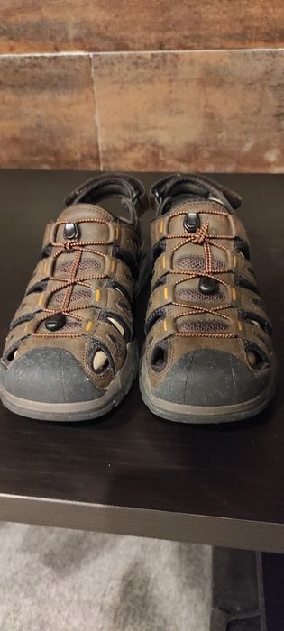 Sandálias Skechers 42