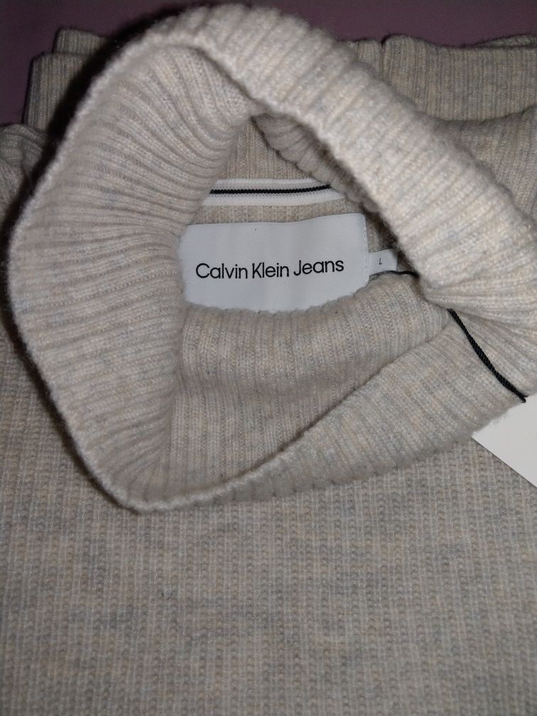 Wyprzedaż golf męski Calvin Klein Jeans.