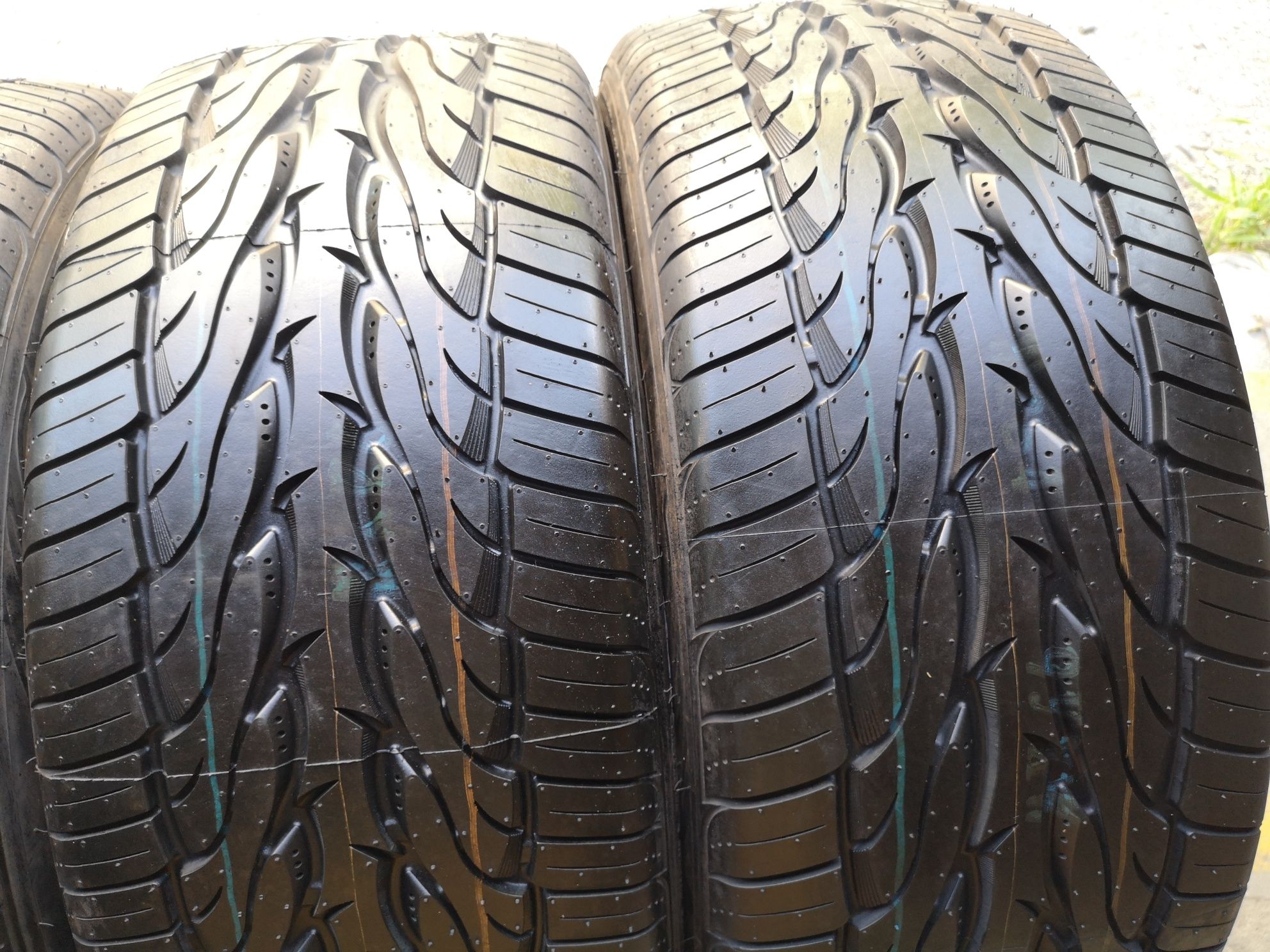 Летняя резина новая 275/45 R19 Toyo