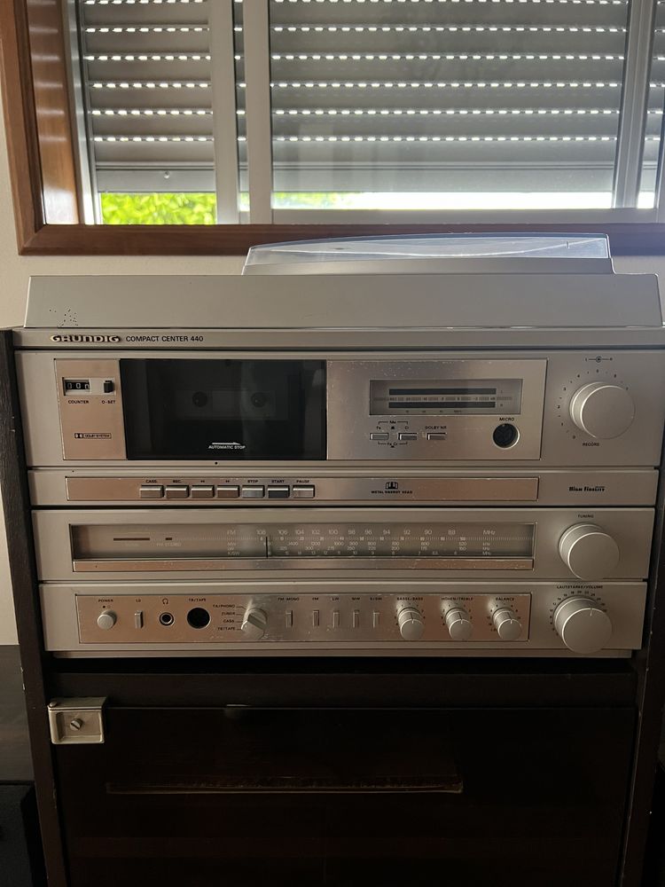 Rádio Grundig bom estado