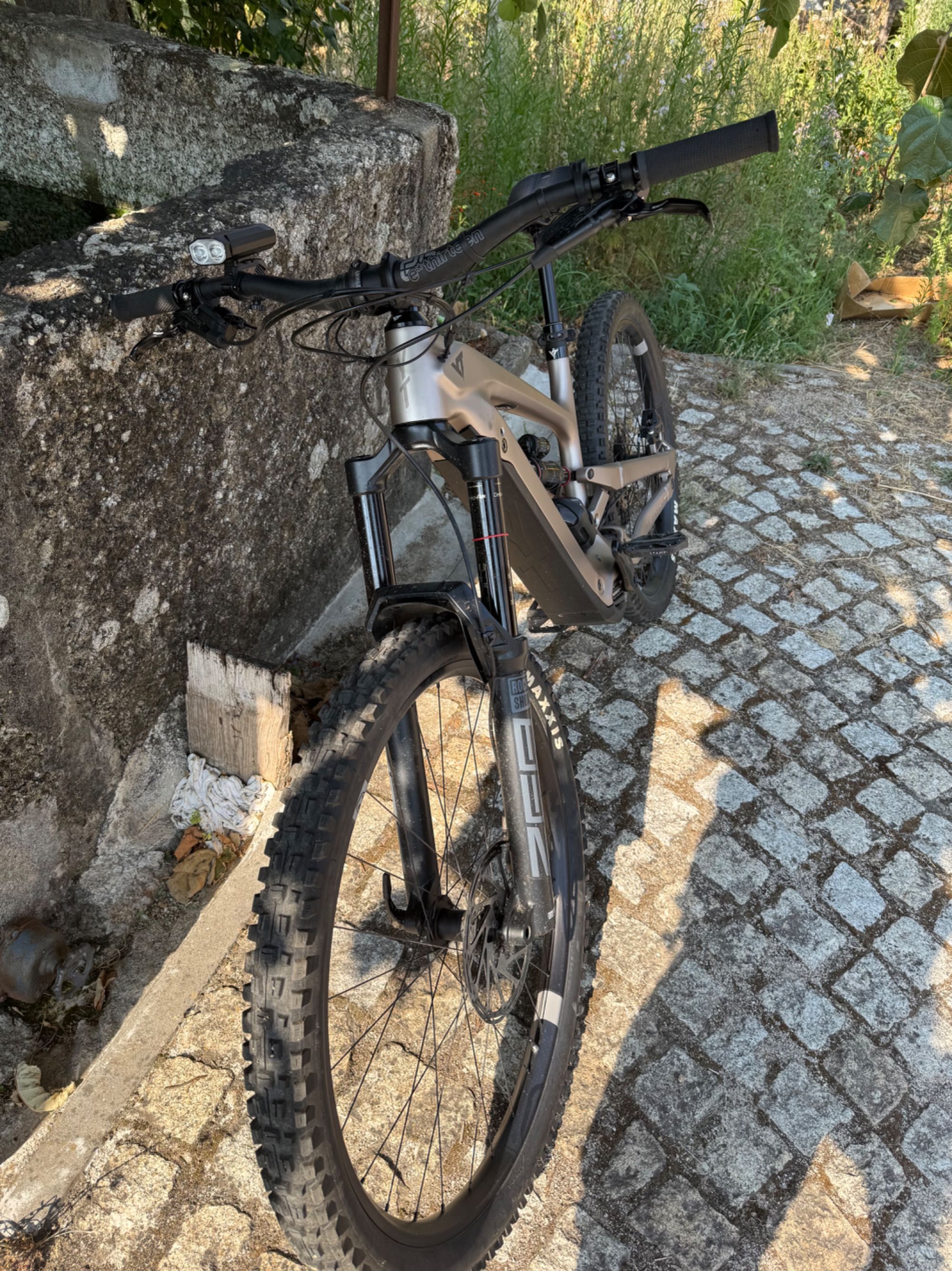 Bicicleta elétrica - YT Decoy MX Core 2 - Tamanho M