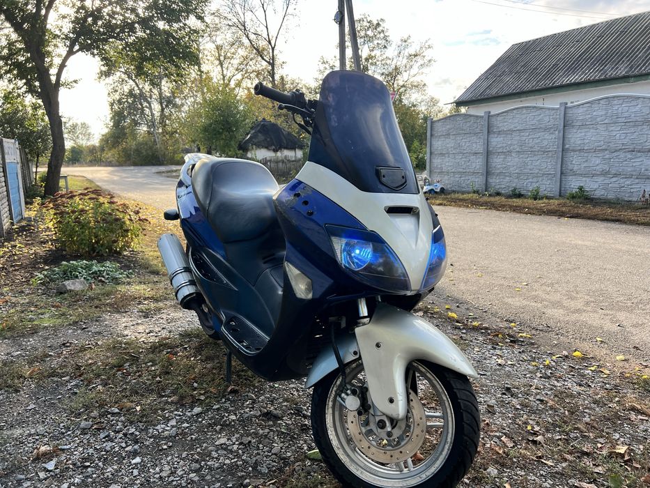 Продам скутер 200кубов