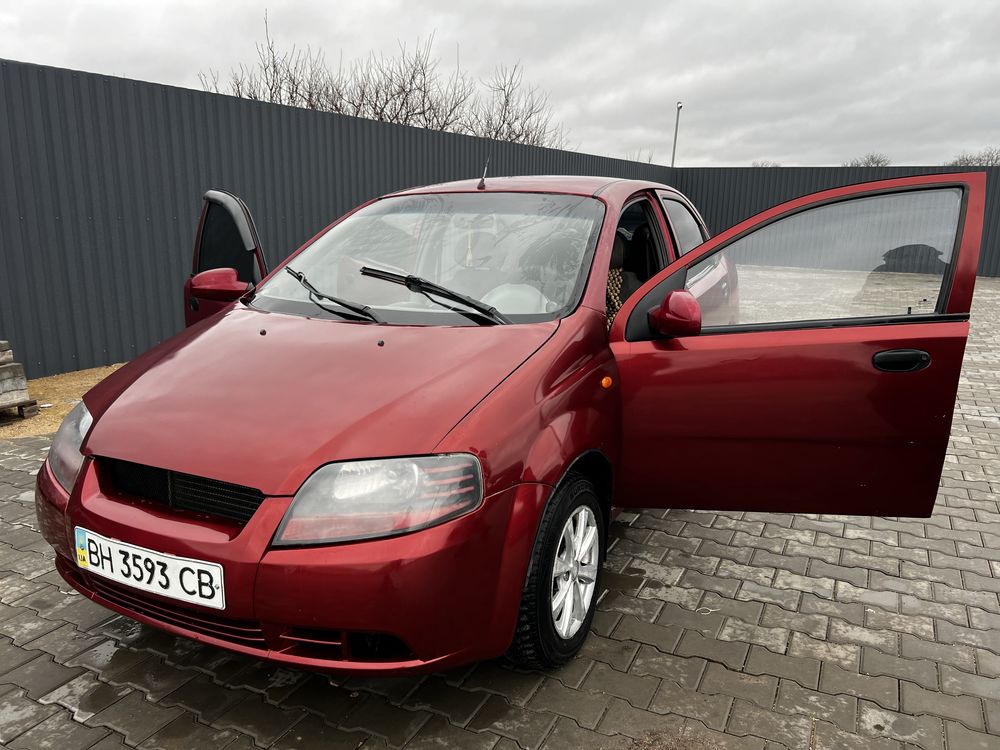 Продам автомобиль Chevrolet Aveo T200