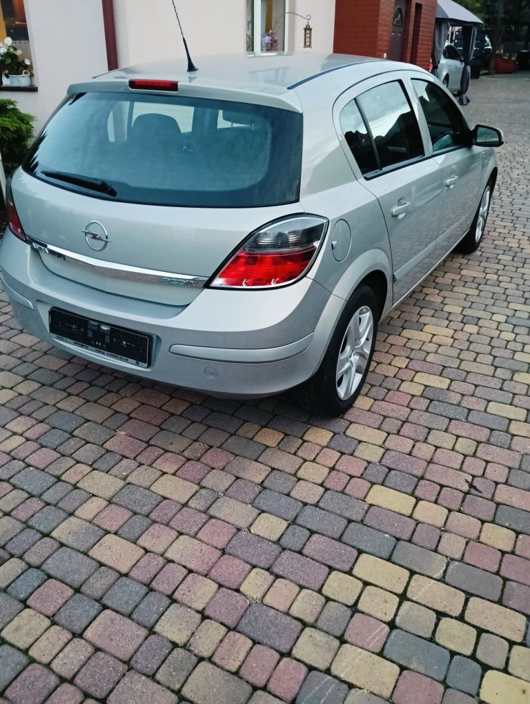 Samochód osobowy Opel Astra