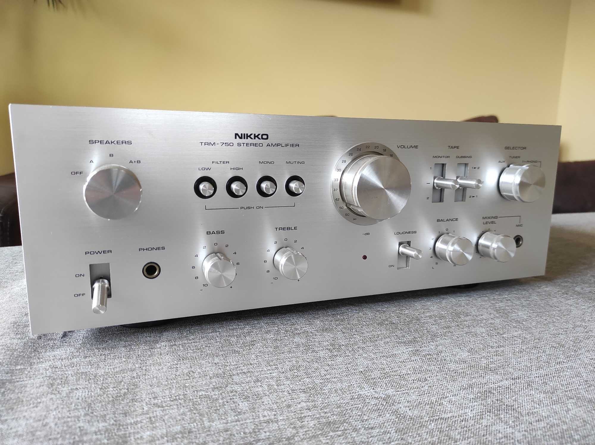 Nikko TRM-750 i Nikko FAM-450