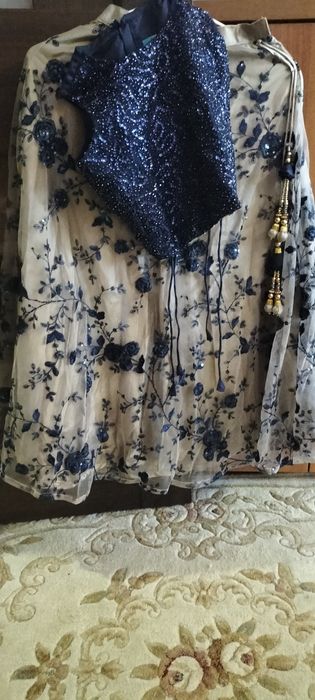 Гарна сукня для дівчинки