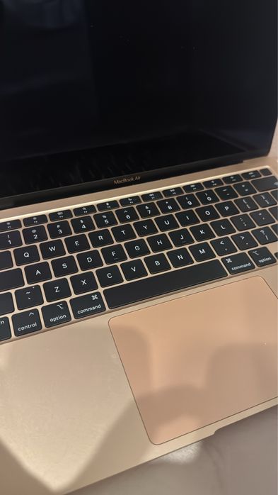 MacBook Air M1 8/256GB gold