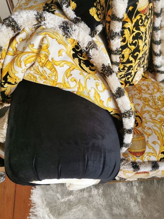 Okazja, luksusowa włoska sofa i stolik Versace