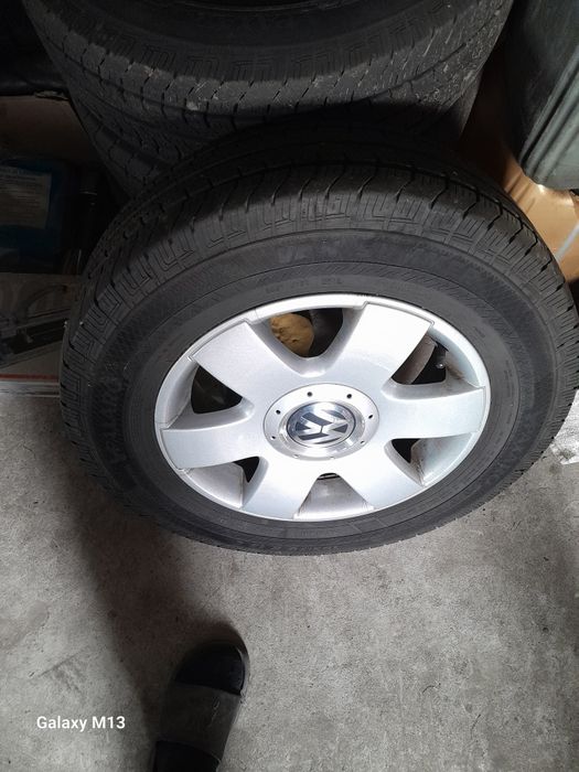 Титани разом з резиною