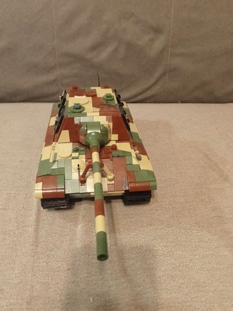 Cobi jadgtiger klocki