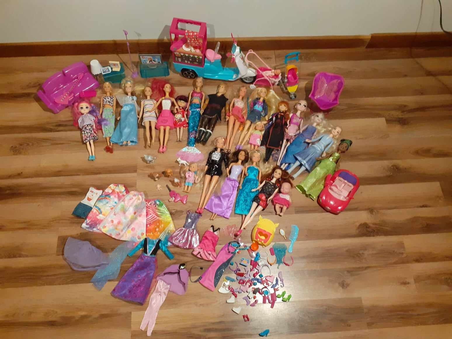 Lalki Barbie, ELSA, akcesoria