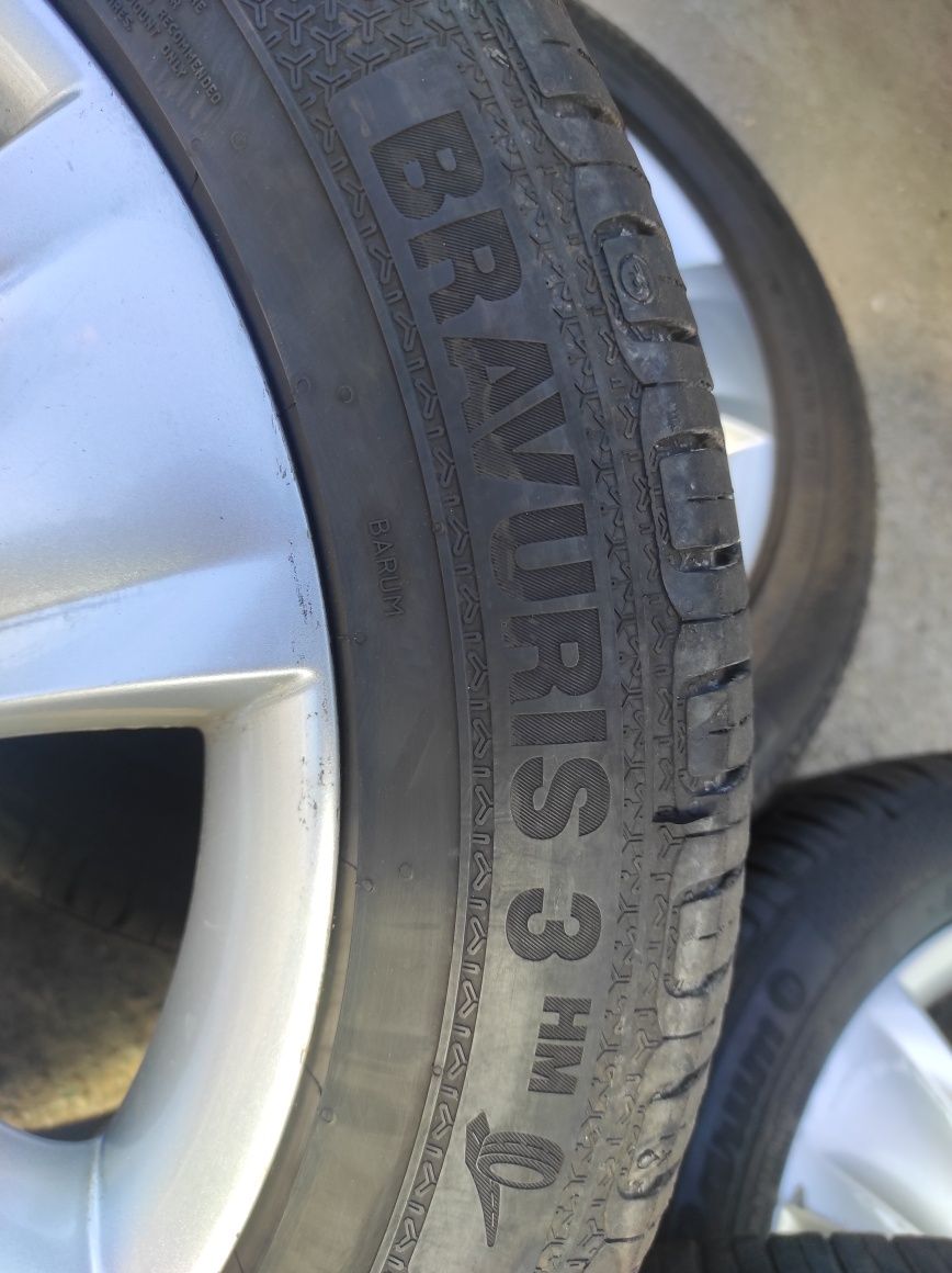 Продам шини з дисками 225/50R17