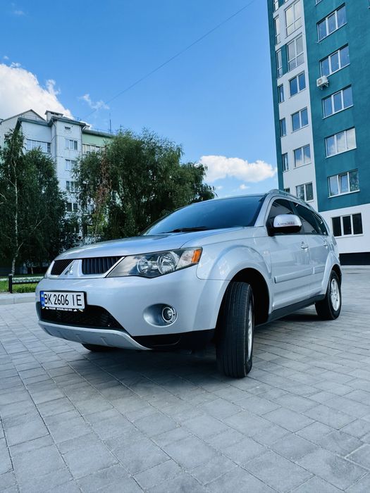 Mitsubishi Outlander XL