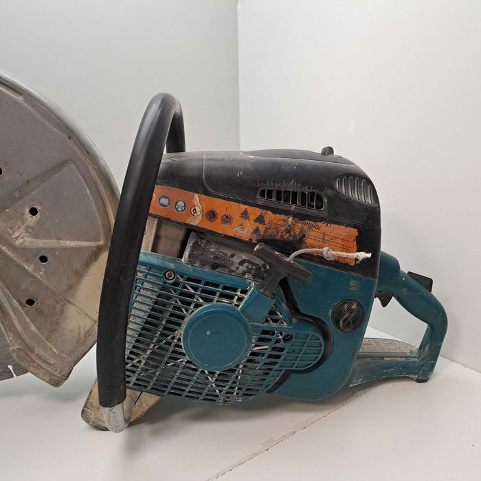 Uszkodzona piła spalinowa do betonu Makita EK8100 – 81cc / 5.1KM