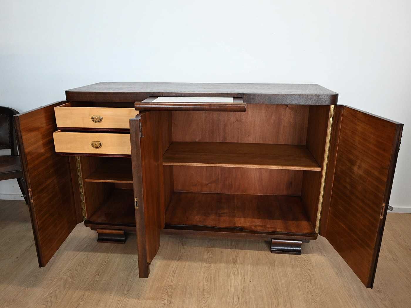komoda z około 1930 roku z dekorami 072406