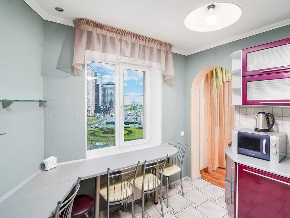 Посуточно,4к.квартира,ул.Тимошенко 13А,м.Минская БОЛЬШИЕ-СКИДКИ!!!-12-555.biz.ua