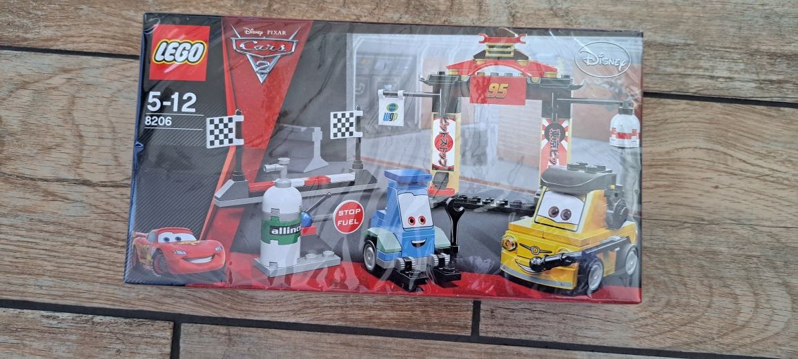 Lego 8206 Cars Auta Guido i Luigi. Tokio Pitstop. Nowe i oryginalnie z