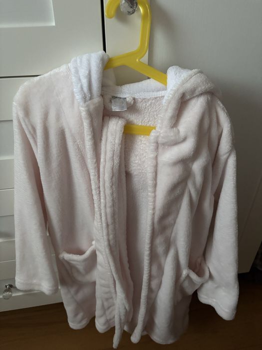 Szlafrok dziecięcy, królik rozm. 122-128 jedna lub 2 szt.