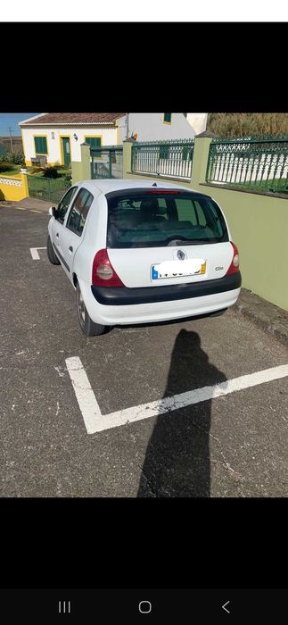 Renault clio 1.5 dci 5 lugares 03