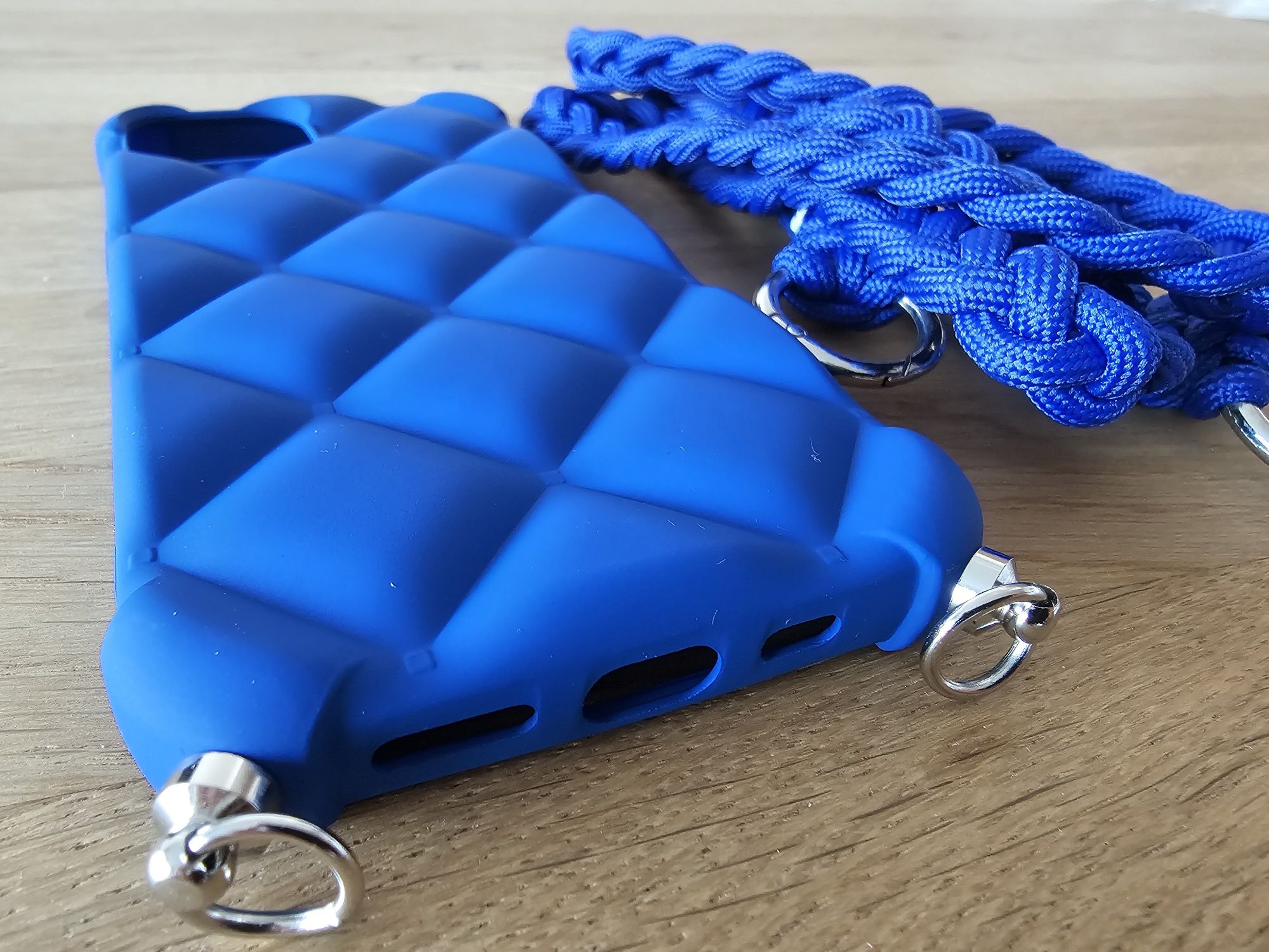 Etui na pasku iPhone 14 torebka case plecki