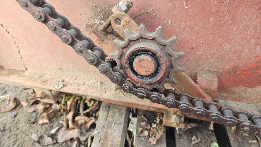 Продам картоплекопалку двох рядну стрічкова( ленточна)