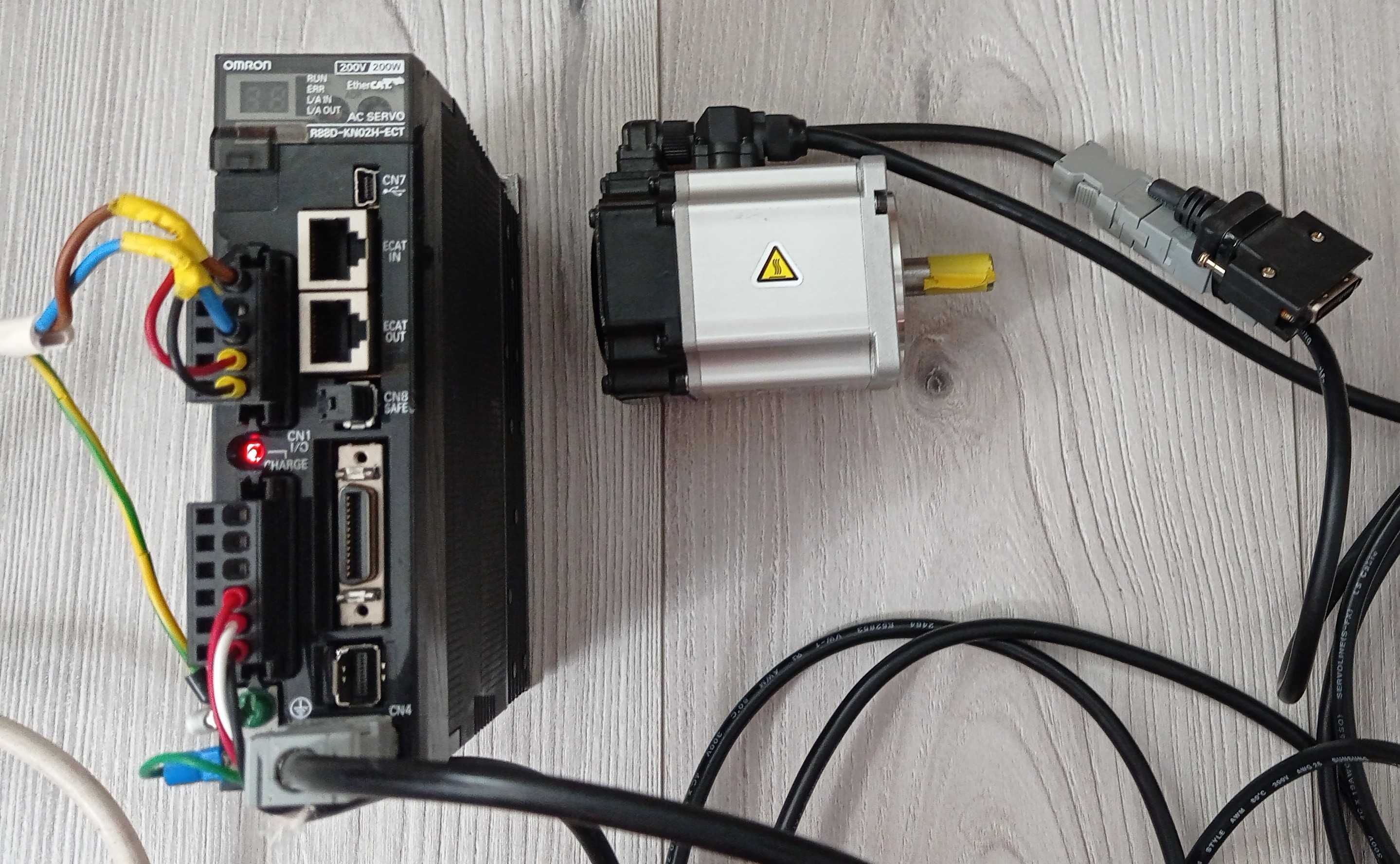 Servonapęd OMRON R88D-KN02H-ECT zestaw