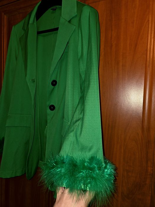 Шикарный пиджак с натуральными перьями, Размер 48-50 украинский