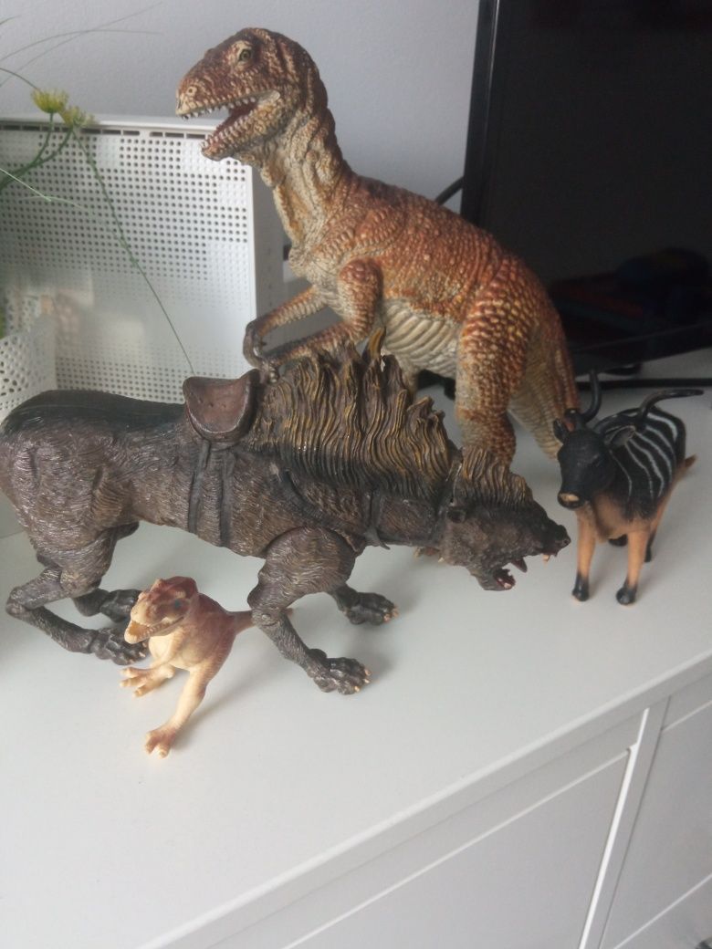 Figurki dinozaur