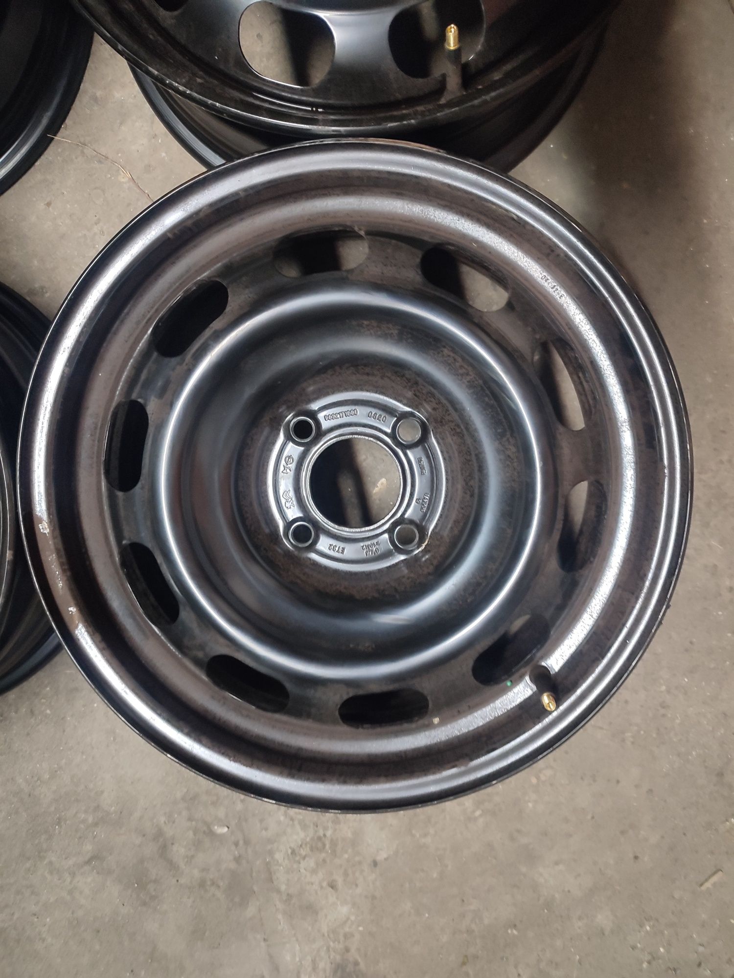 Komplet felg stalowych 16" 4x108 et32 6.5J osadzenie 65