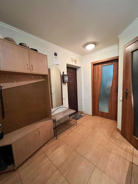 Оренда! 2 кімнатна з індивідуальним опаленням поруч парку Шевченка!