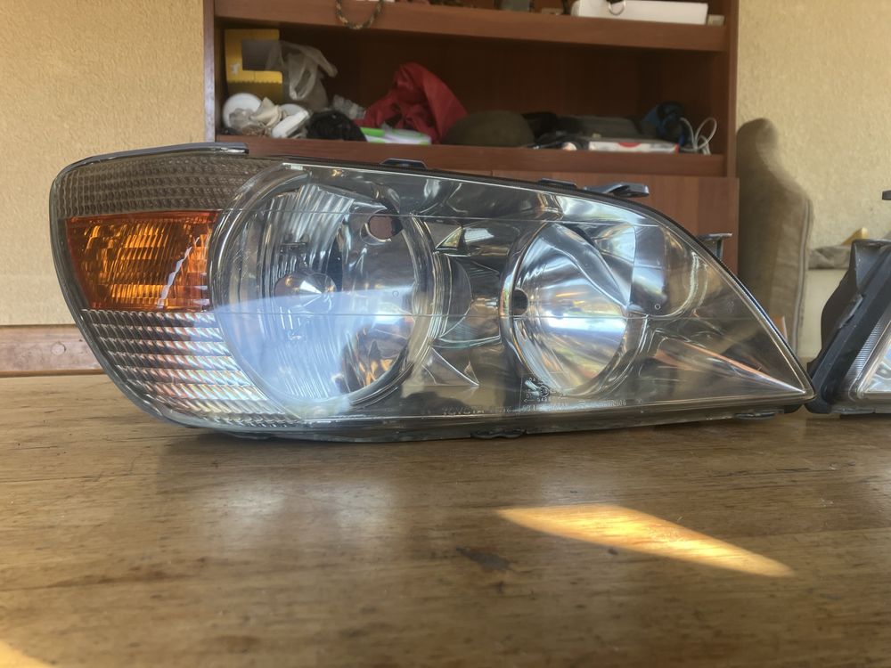 Lexus is 200 is 300 lampy przod halogen EU