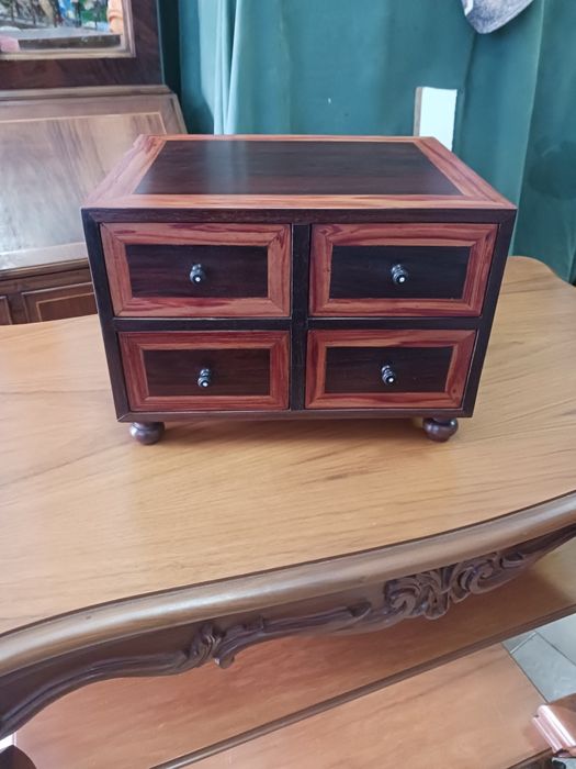 Contador de   4 gavetas