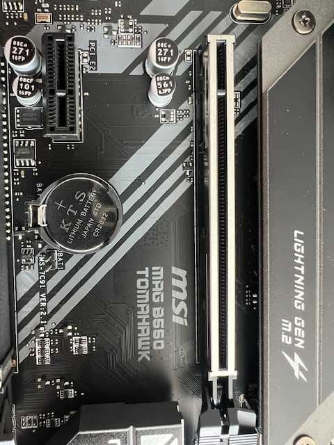 Zestaw: MSI MAG B550 Tomahawk + RYZEN 7 3800X +DDR4 32GB