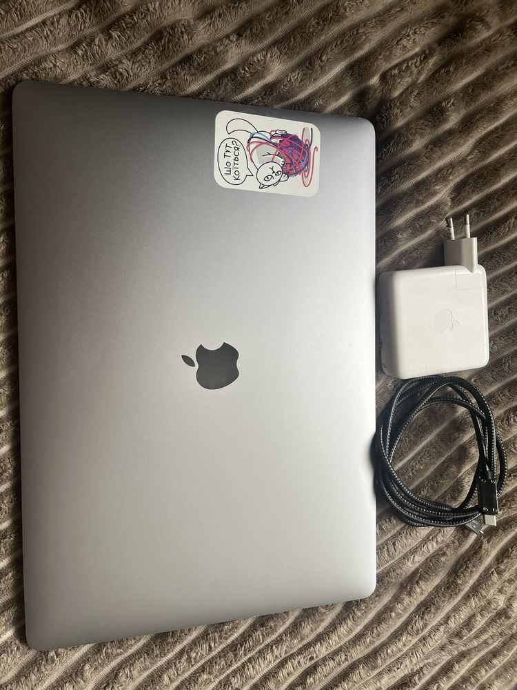 MacBook Pro 15 2018г. 16GB/250